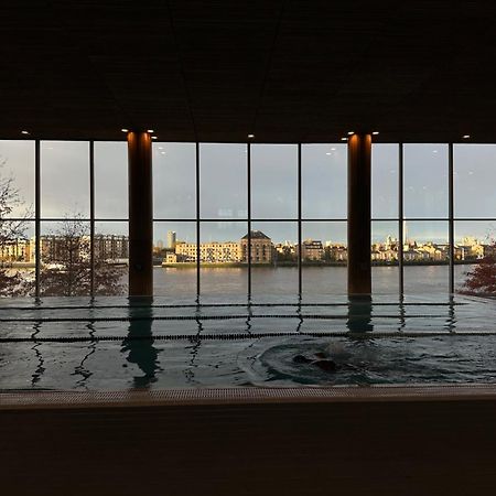 Canary Riverside Plaza Hotel London Exterior photo View from the pool