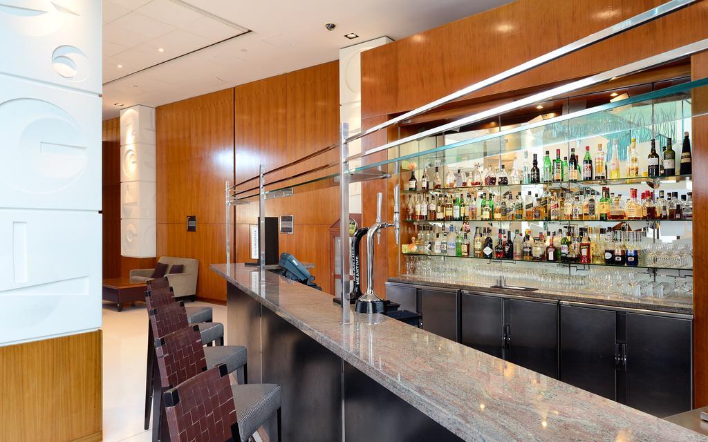 Canary Riverside Plaza Hotel London Exterior photo The bar at the 2008-opened lounge